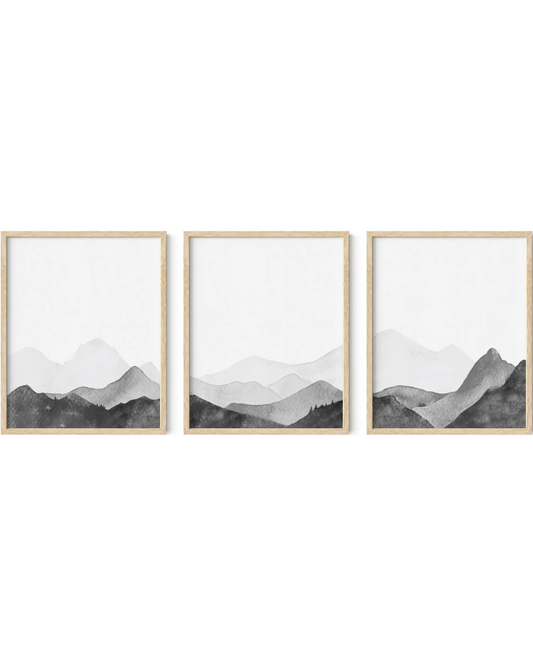 Black and White foggy mountains