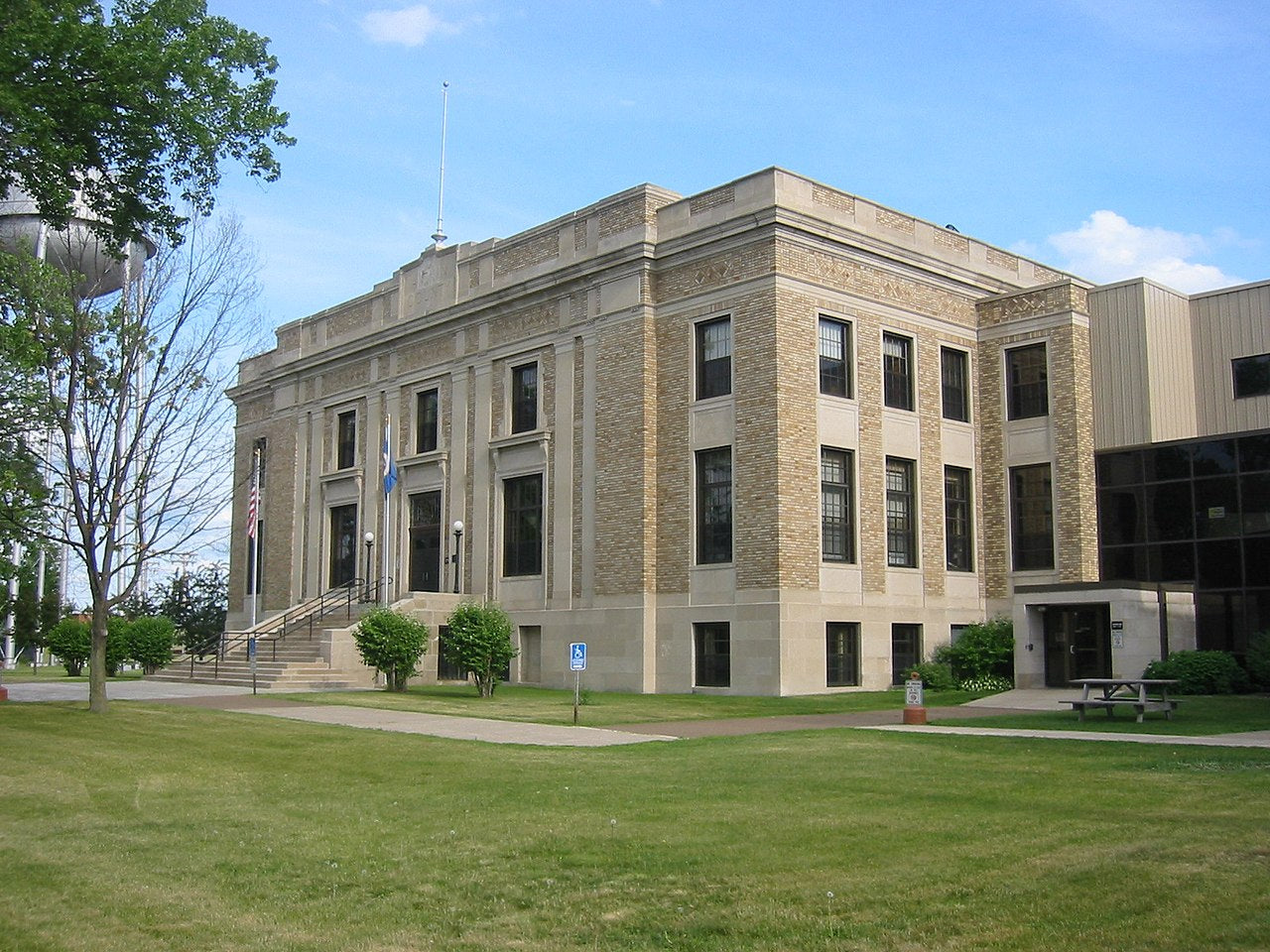 Haus and Hues in Aitkin, Minnesota