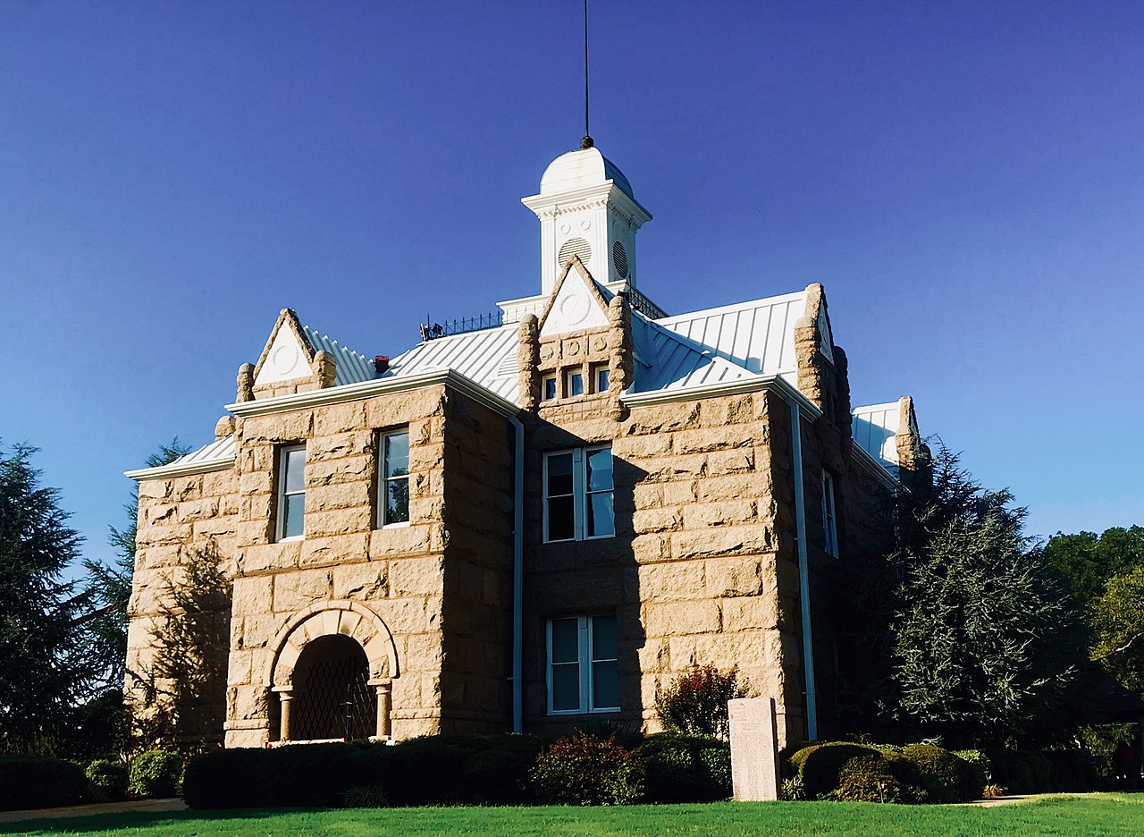 Haus and Hues in Tishomingo, Oklahoma