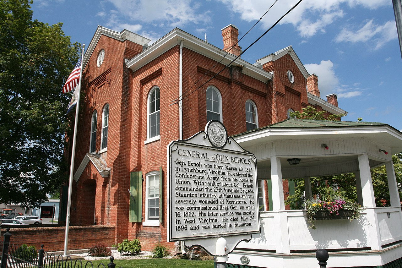 Haus and Hues in Union, West Virginia