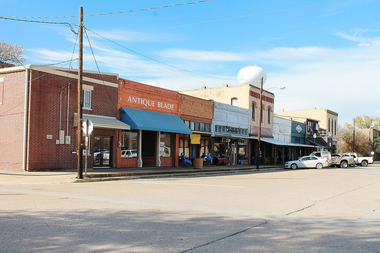 Haus and Hues in Van Alstyne, Texas