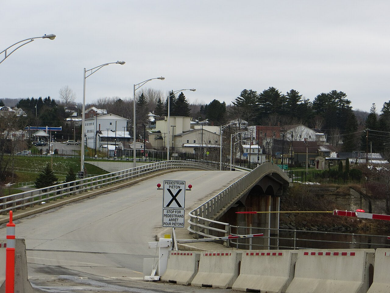 Haus and Hues in Van Buren, Maine