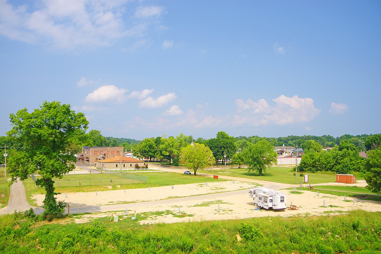 Haus and Hues in Van Buren, Missouri