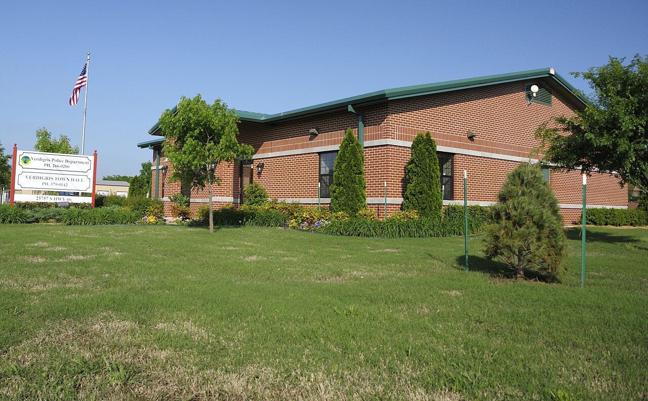 Haus and Hues in Verdigris, Oklahoma