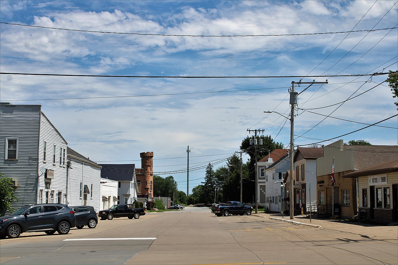 Haus and Hues in Walcott, Iowa