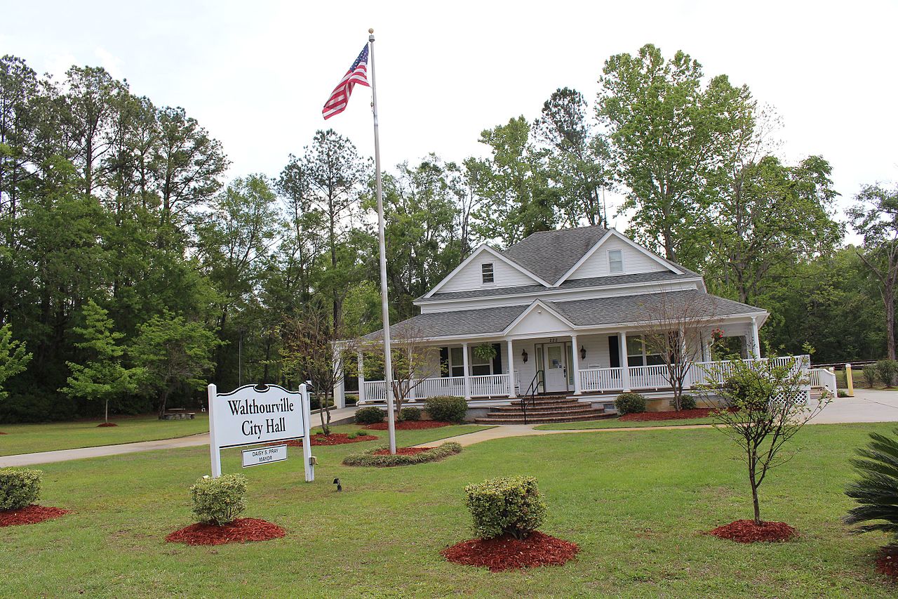 Haus and Hues in Walthourville, Georgia