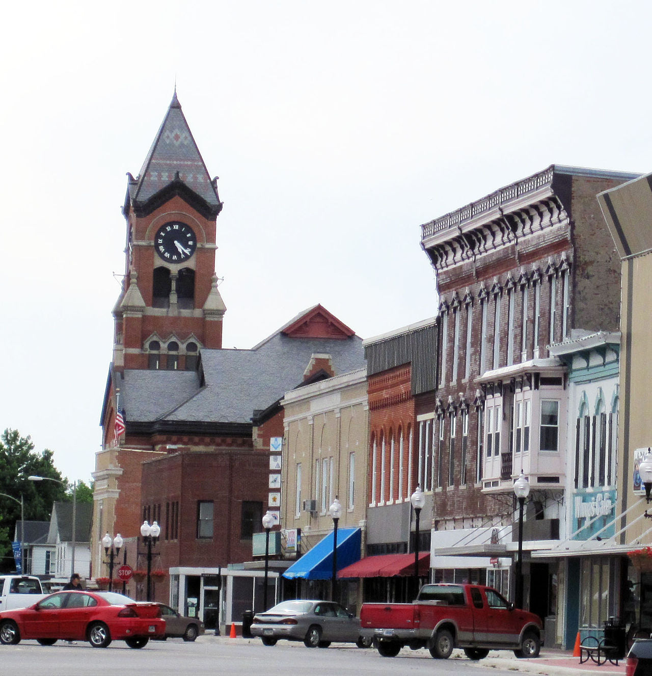 Haus and Hues in Washington, Iowa