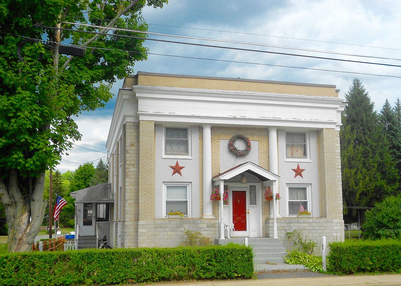 Haus and Hues in Waymart, Pennsylvania