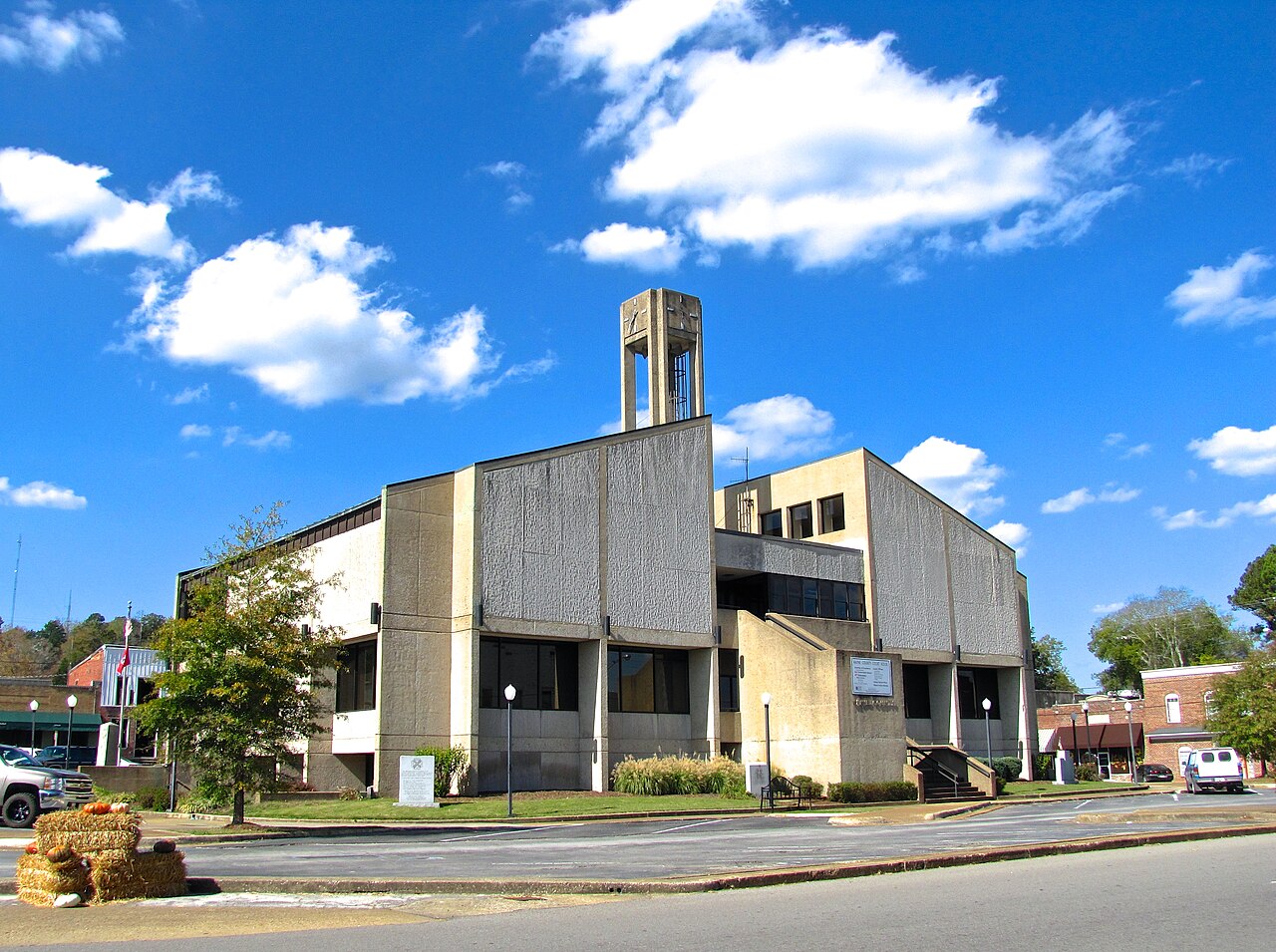 Haus and Hues in Waynesboro, Tennessee