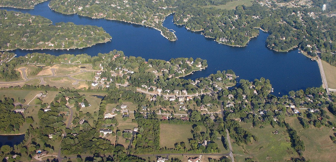 Haus and Hues in Weatherby Lake, Missouri