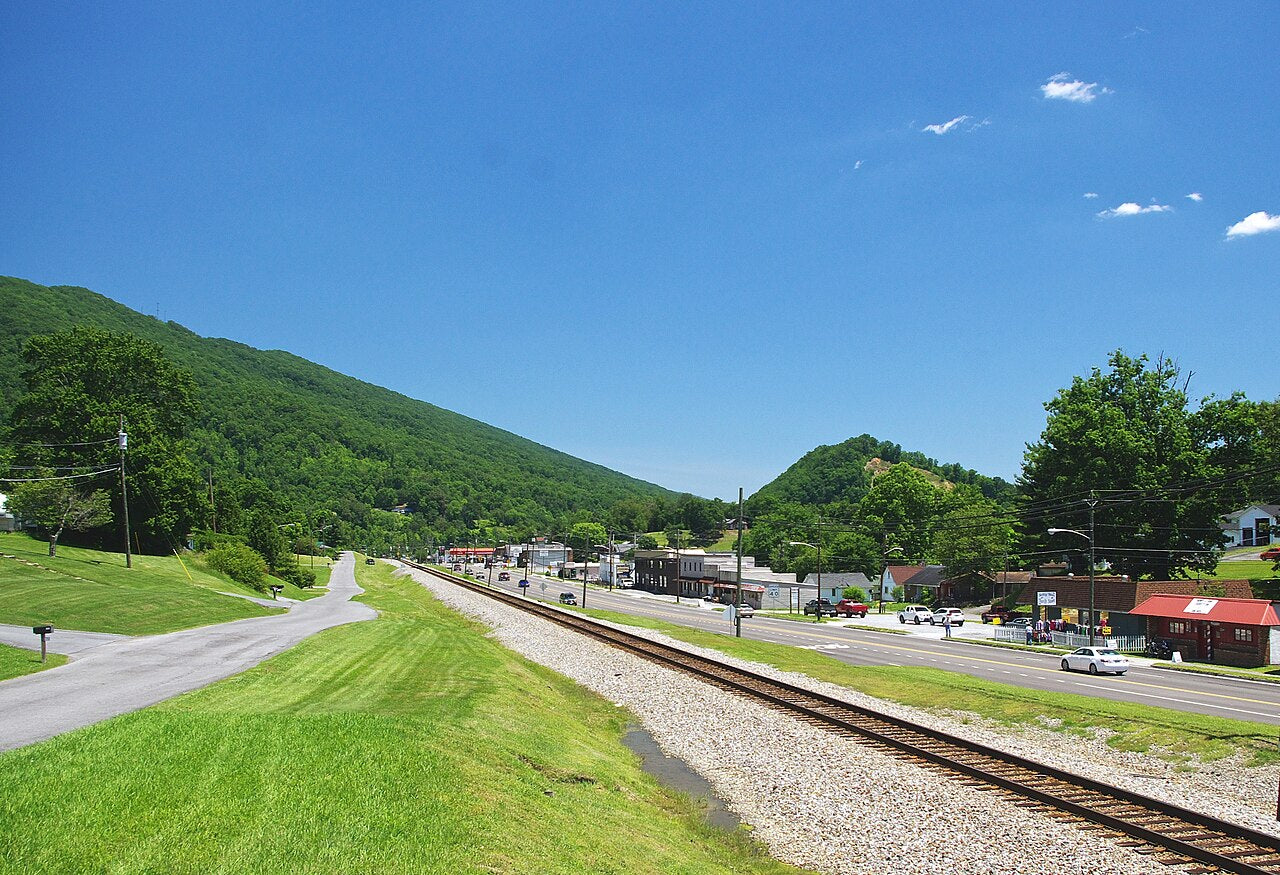 Haus and Hues in Weber City, Virginia