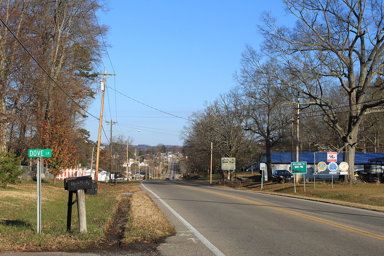 Haus and Hues in White Pine, Tennessee