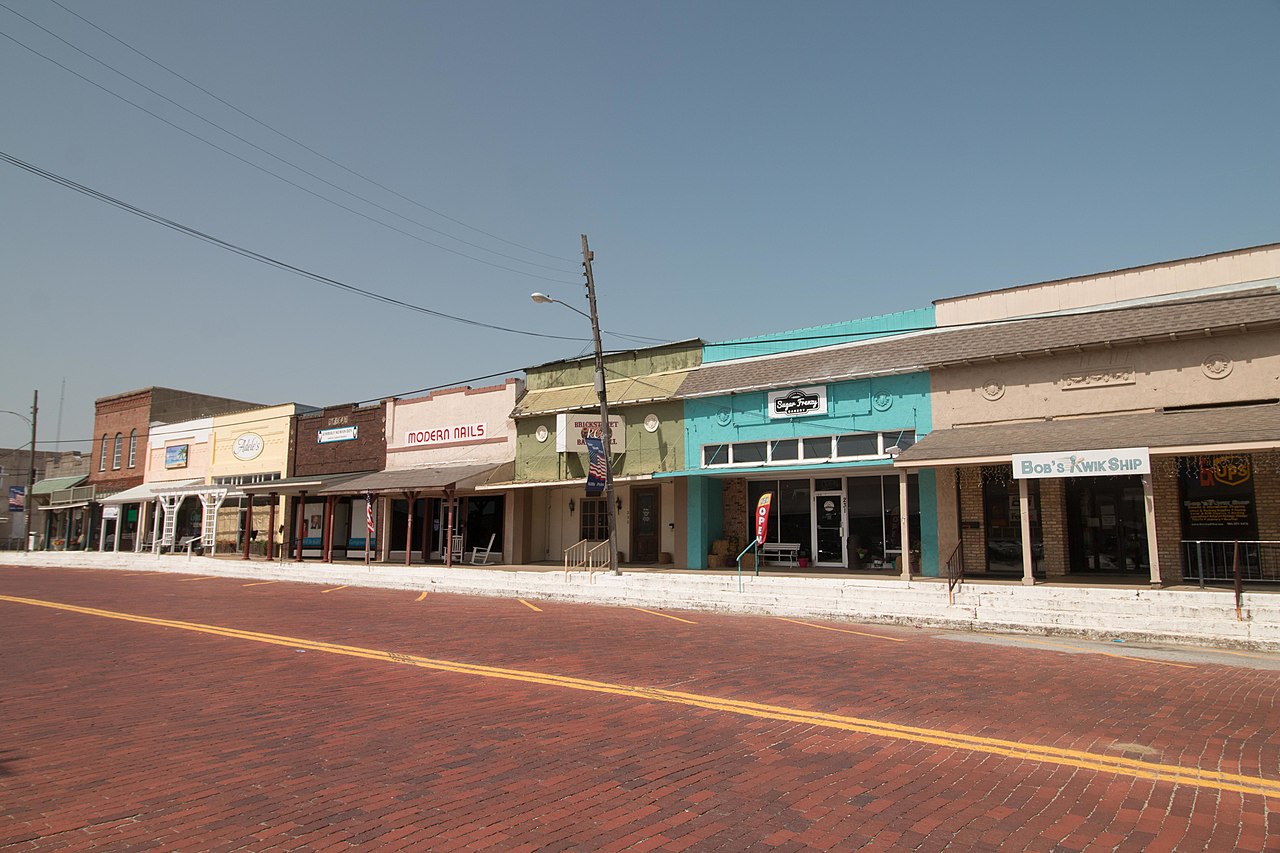 Haus and Hues in Wills Point, Texas