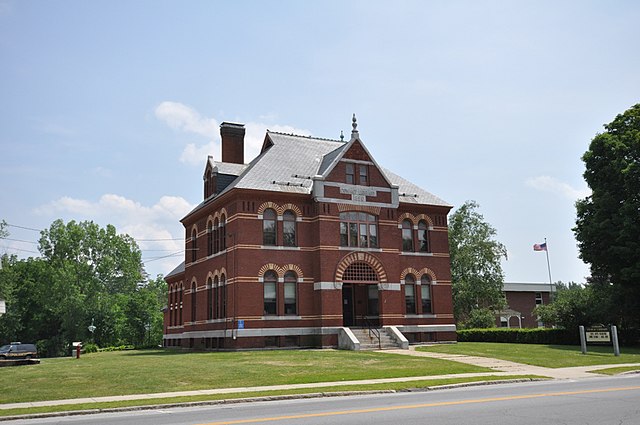 Haus and Hues in Winchester, New Hampshire