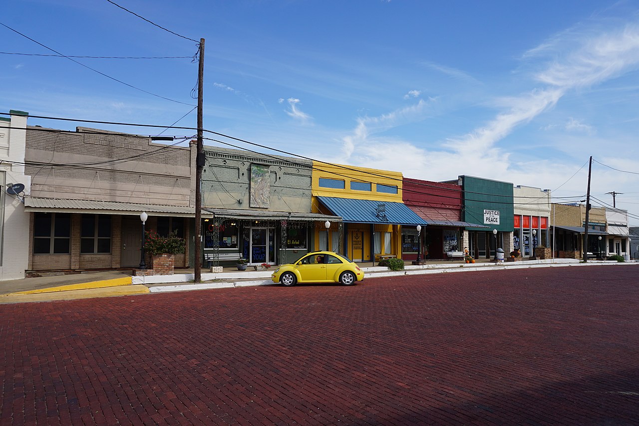 Haus and Hues in Wolfe City, Texas