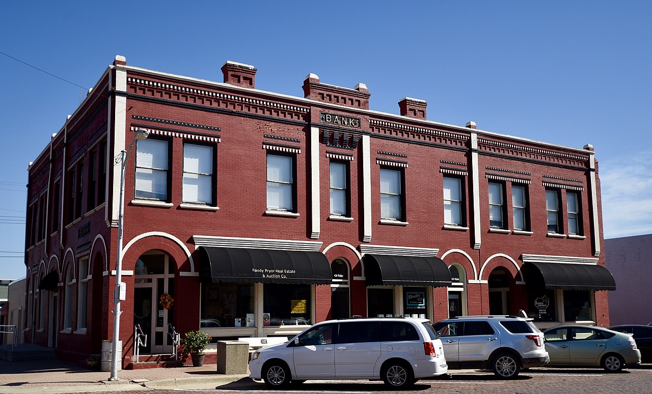 Haus and Hues in Woodbine, Iowa