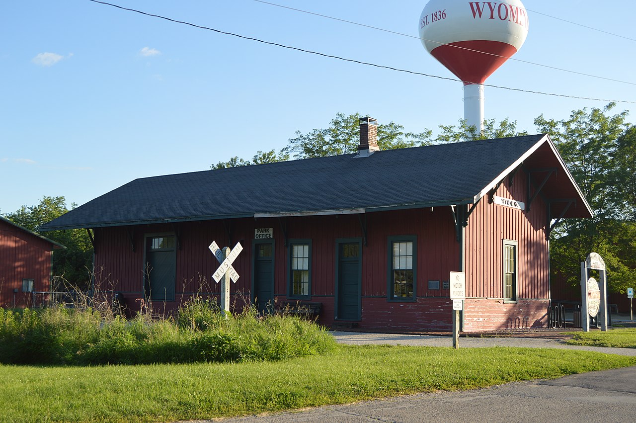 Haus and Hues in Wyoming, Illinois