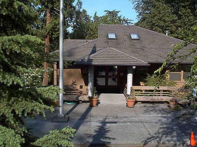 Haus and Hues in Yarrow Point, Washington