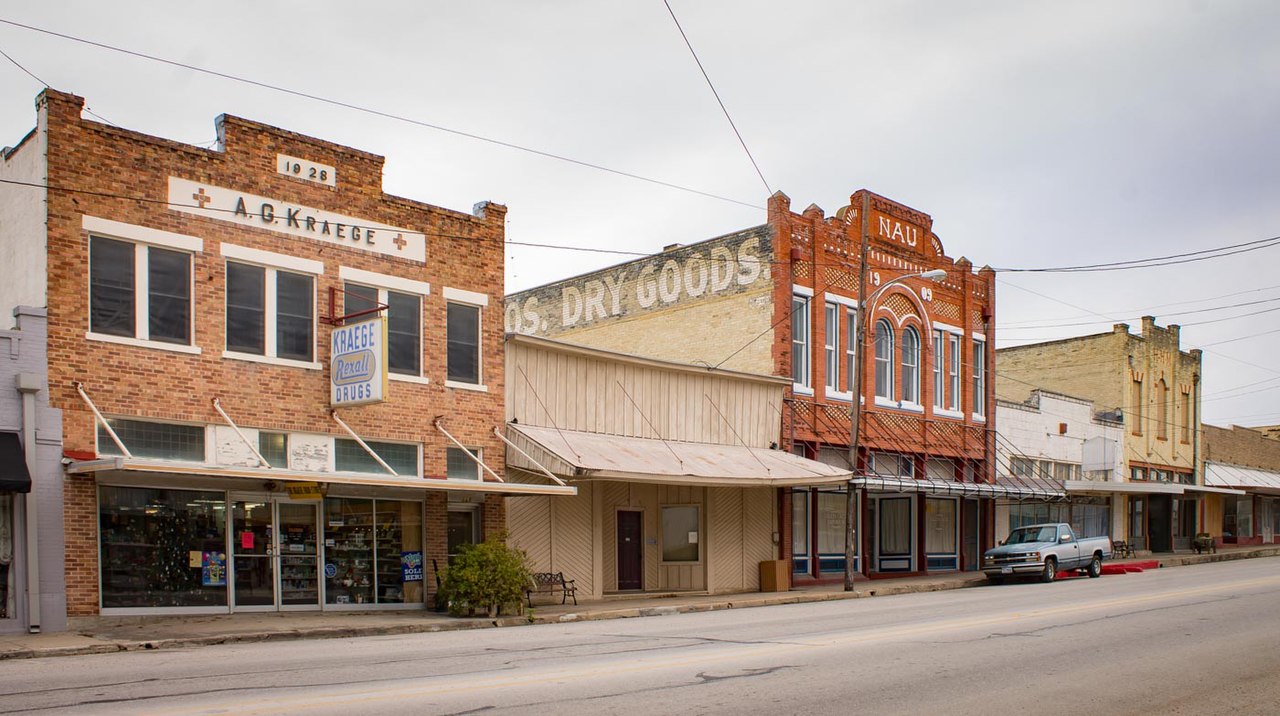 Haus and Hues in Yorktown, Texas