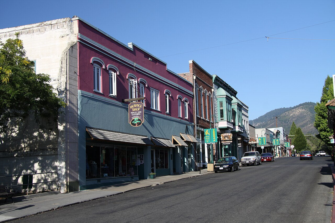 Haus and Hues in Yreka, California